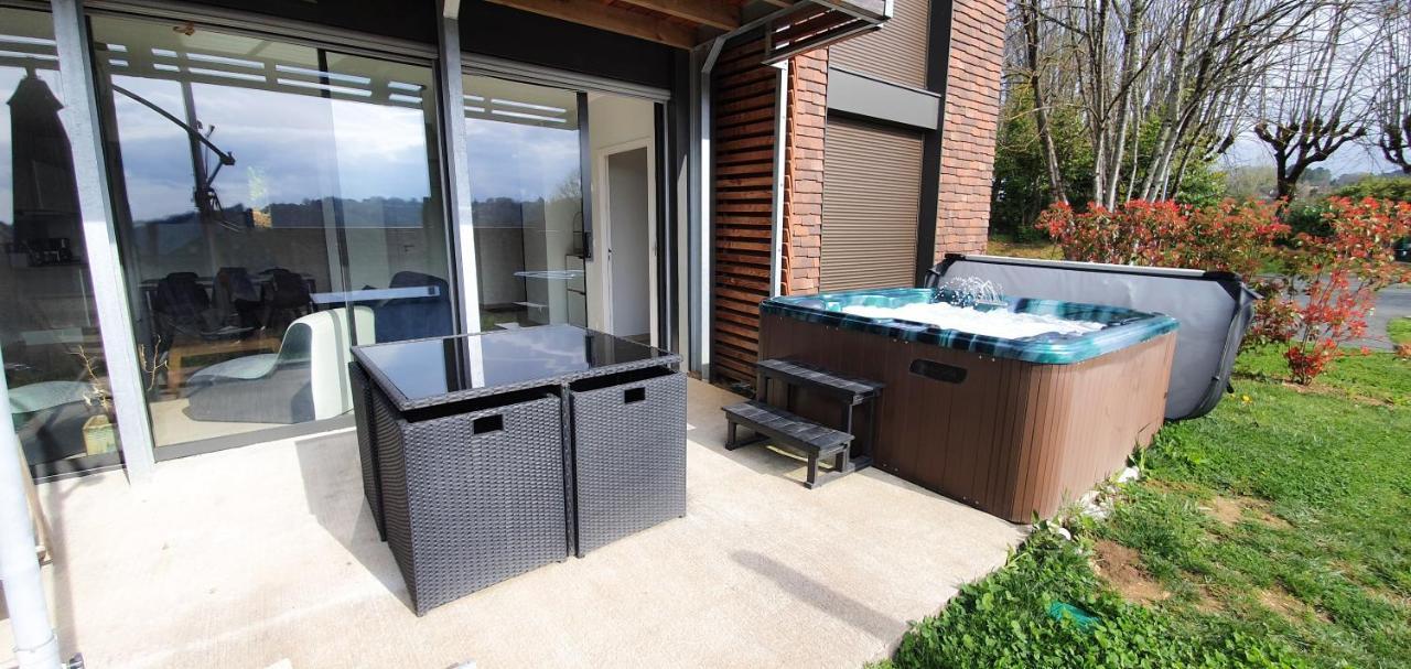 Villa Spacieuse Avec Jacuzzi Privatif Sarlat-la-Canéda Exterior photo